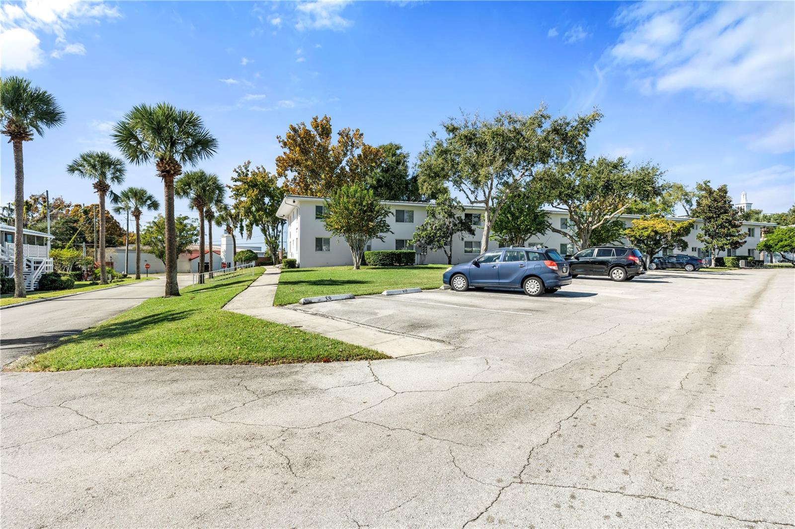 Image 22 of 25 For 1140 Orlando Avenue E-11