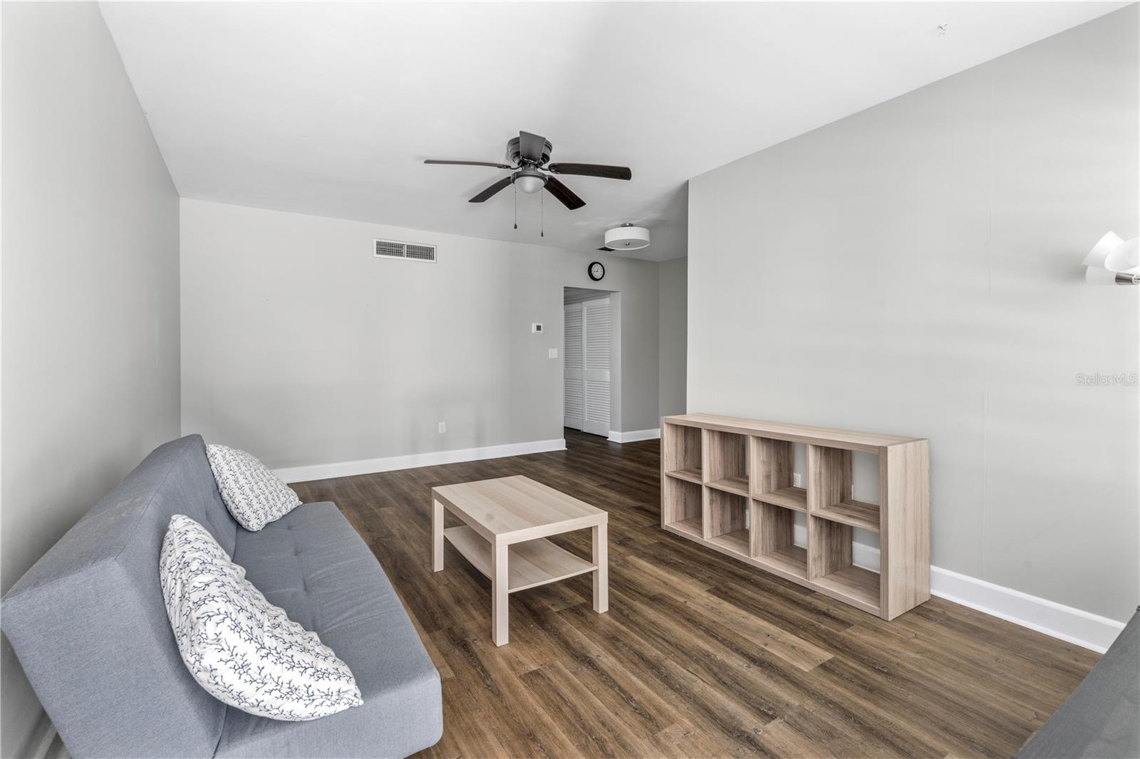 Image 6 of 25 For 1140 Orlando Avenue E-11