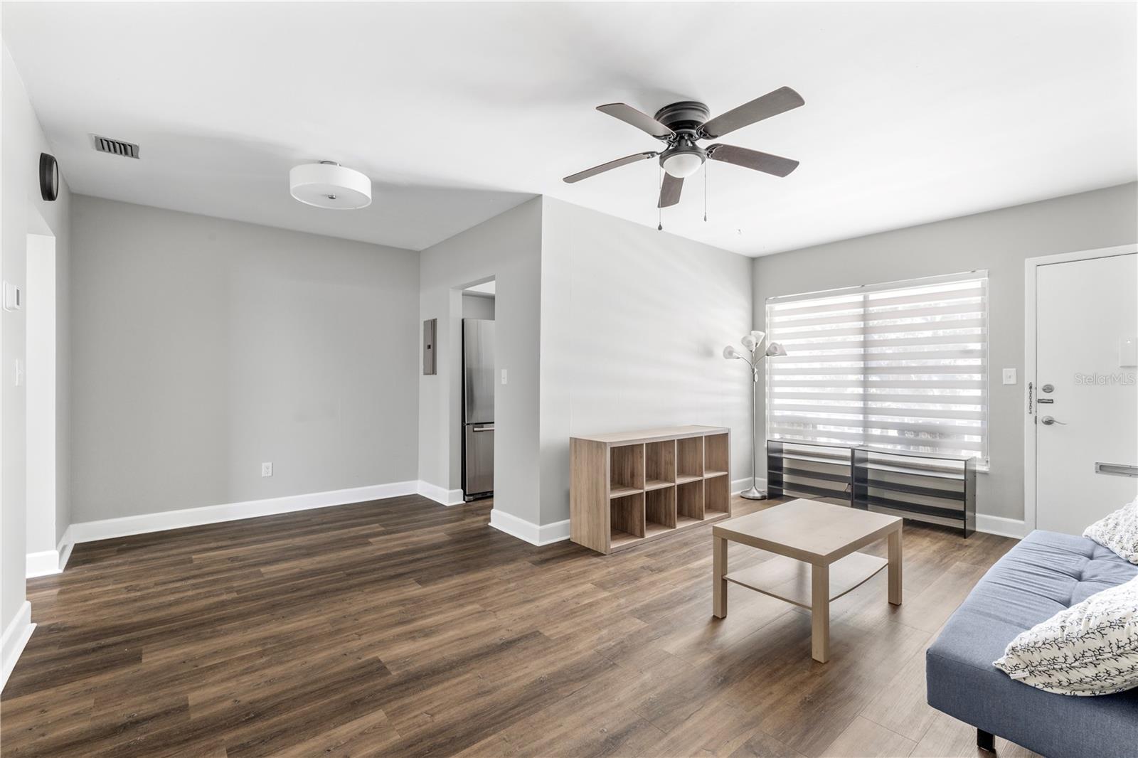 Image 9 of 25 For 1140 Orlando Avenue E-11