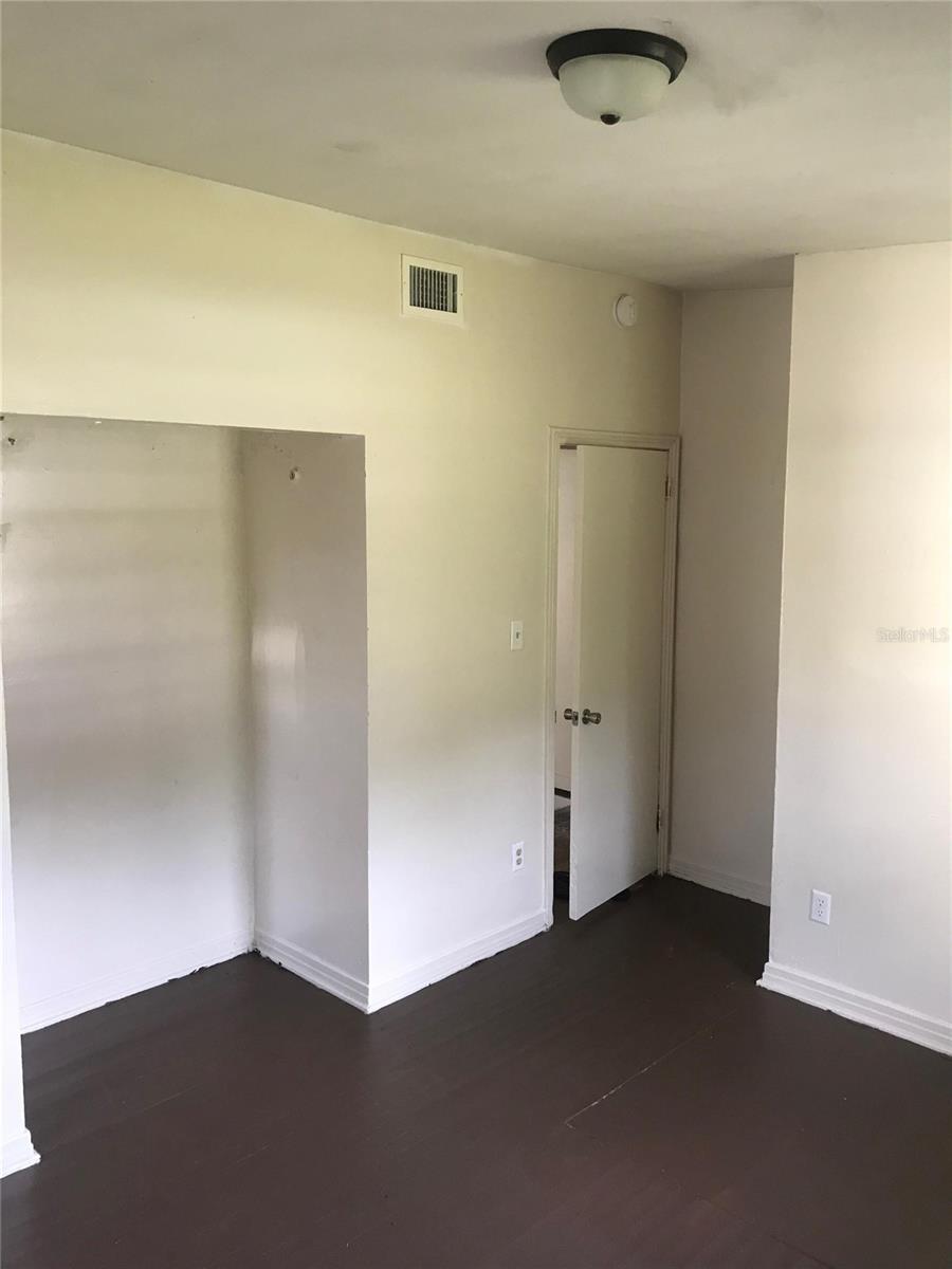 Image 5 of 11 For 6128 Strawflower Place