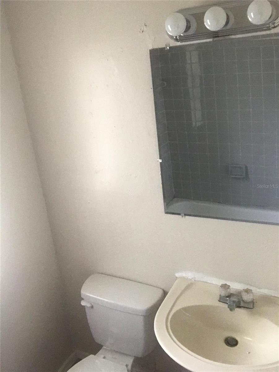 Image 8 of 11 For 6128 Strawflower Place