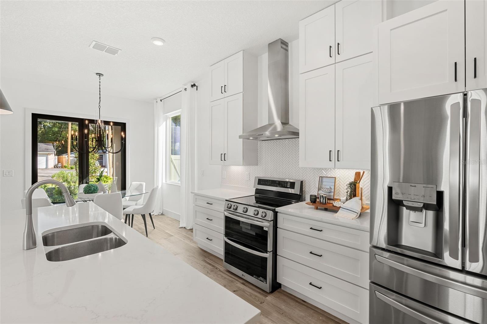 Image 12 of 36 For 726 Ellwood Avenue