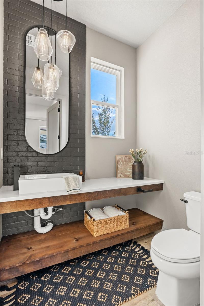 Image 18 of 36 For 726 Ellwood Avenue