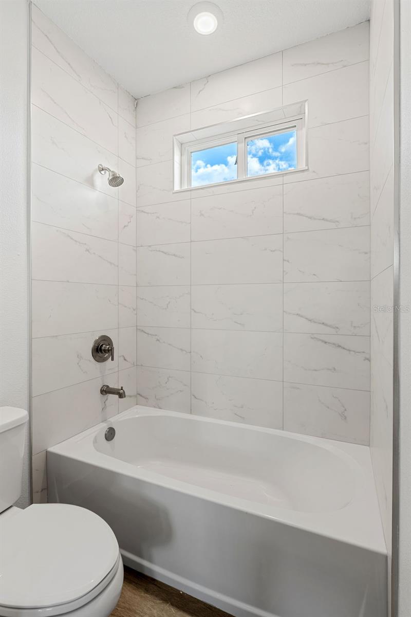 Image 32 of 36 For 726 Ellwood Avenue