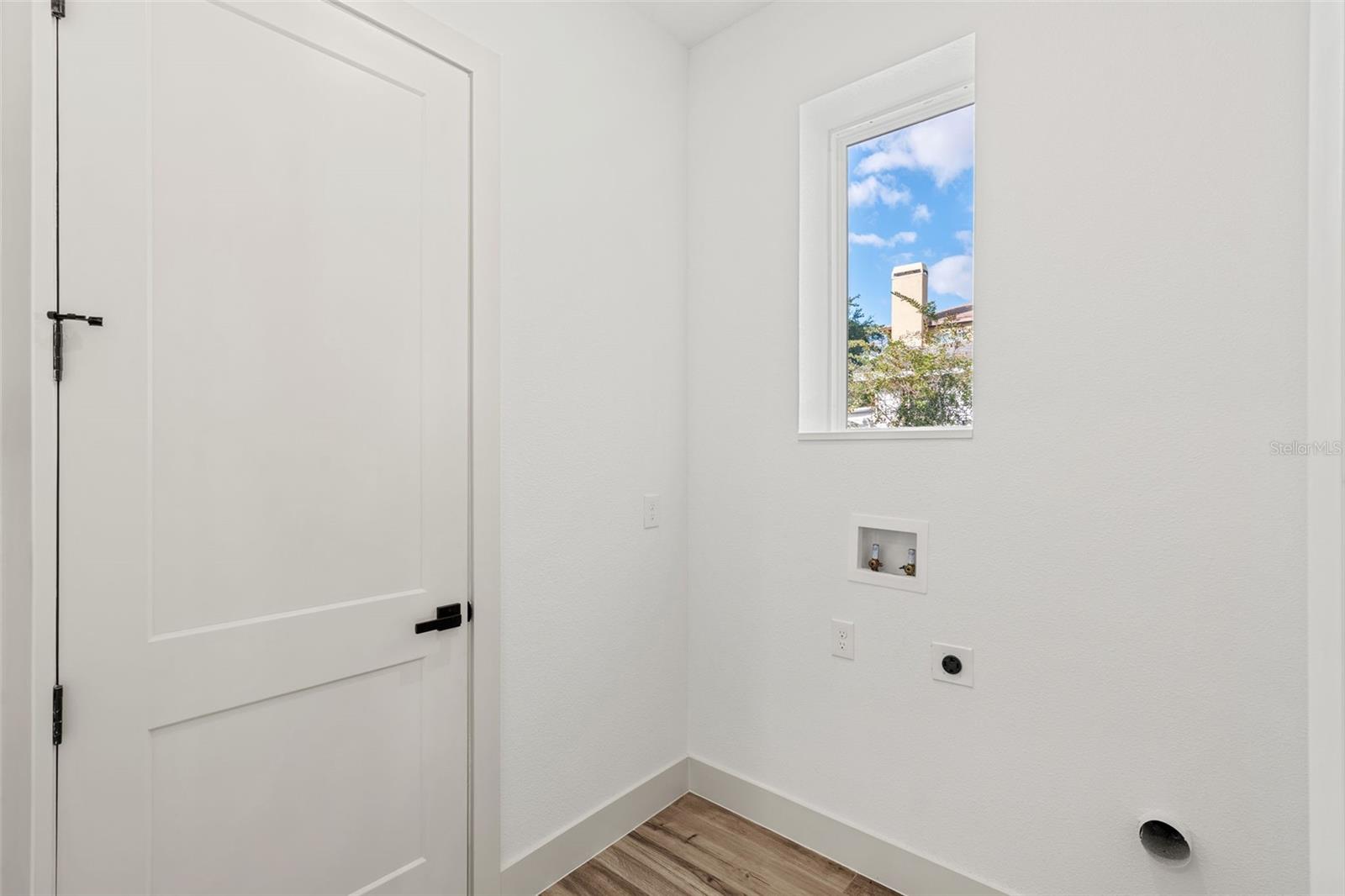 Image 34 of 36 For 726 Ellwood Avenue