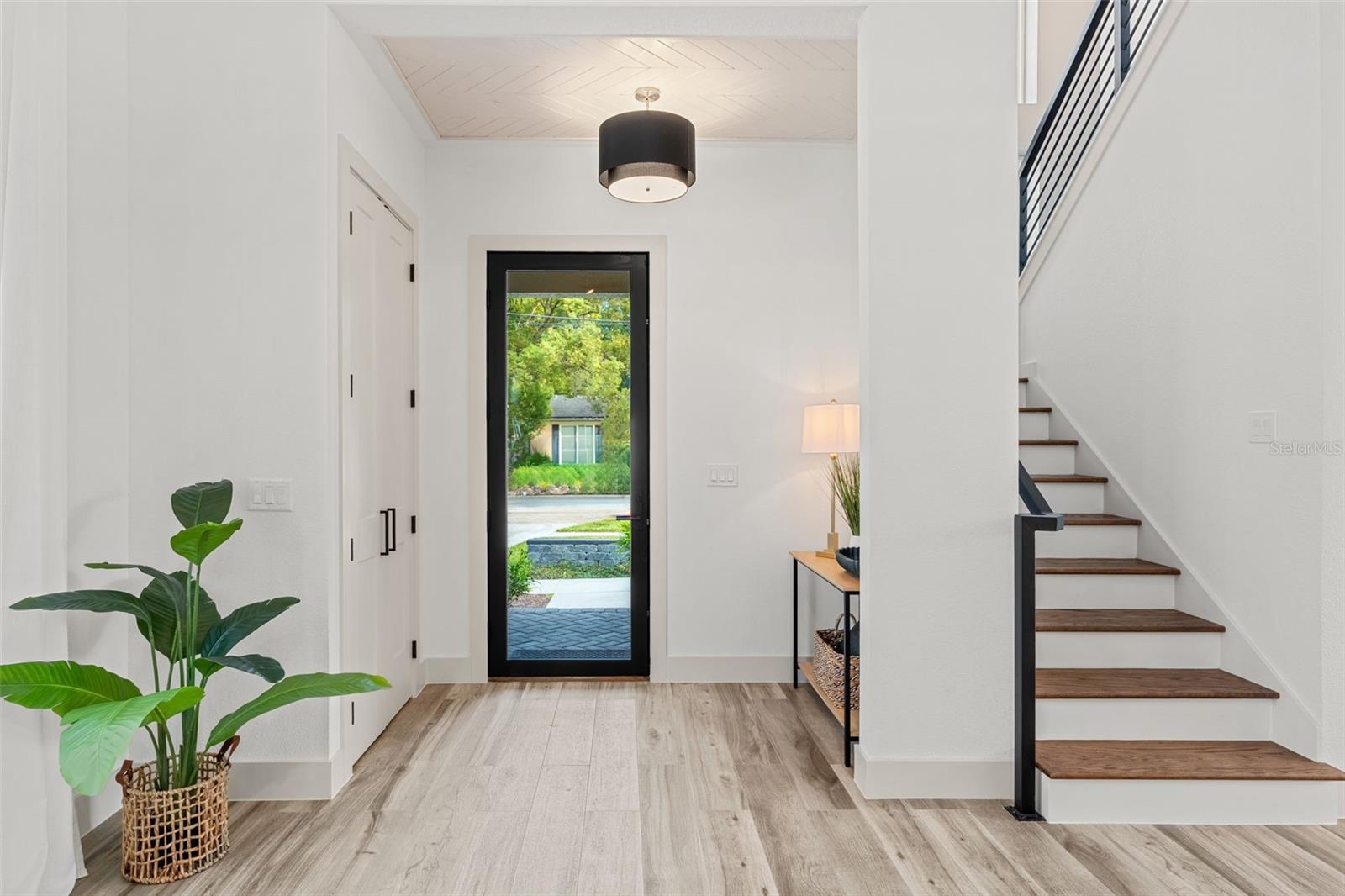 Image 4 of 36 For 726 Ellwood Avenue