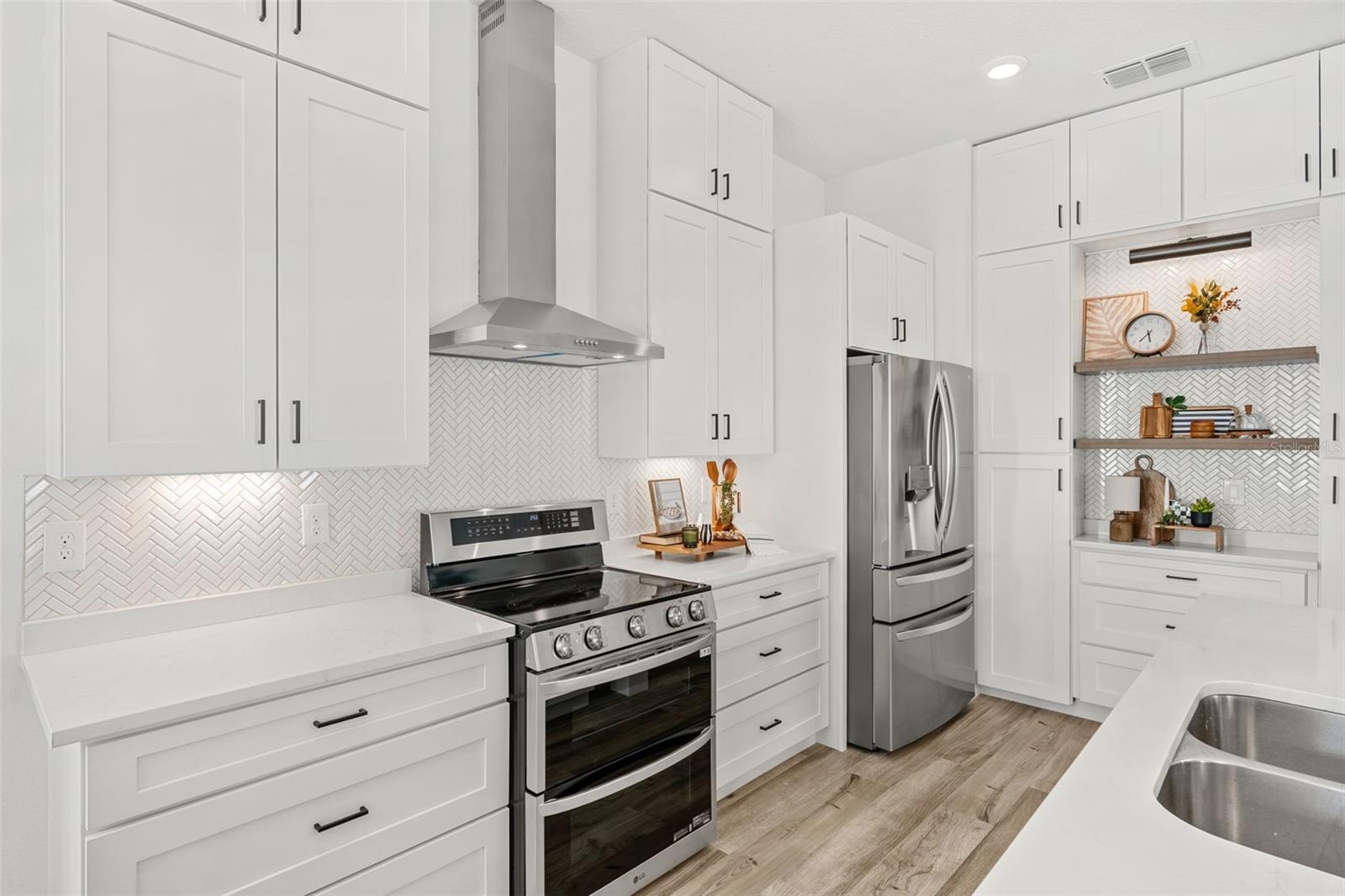 Image 9 of 36 For 726 Ellwood Avenue