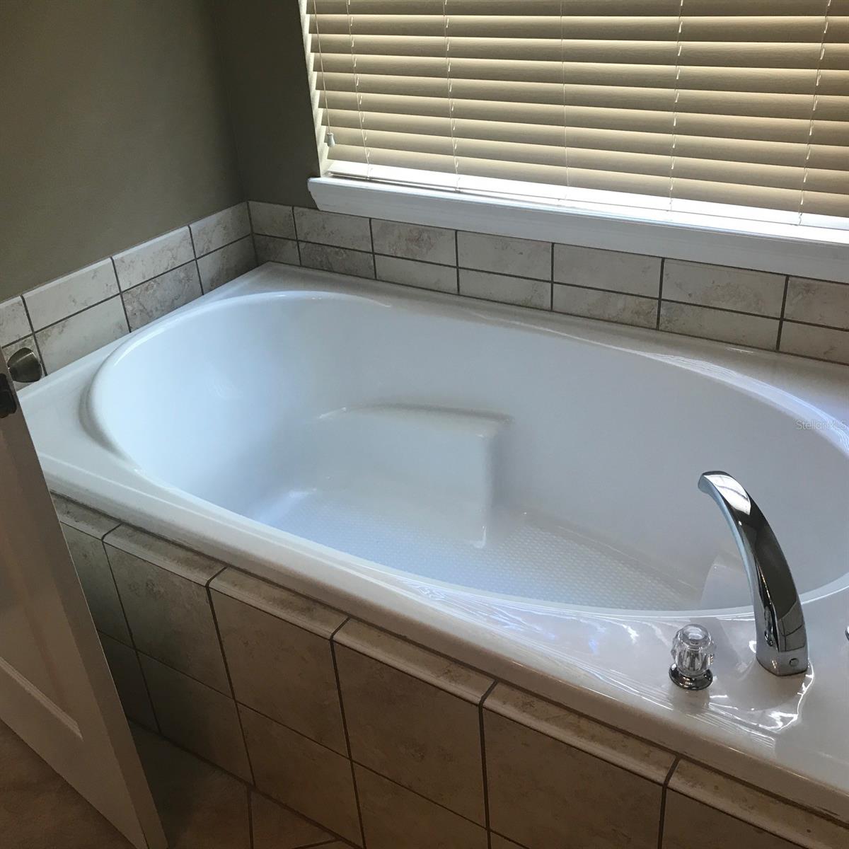 Image 17 of 26 For 1518 Salem Drive