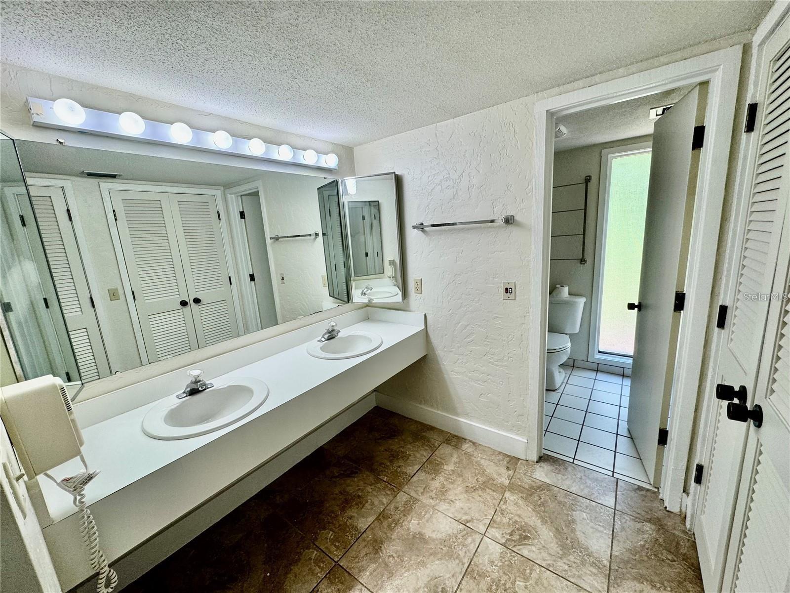 Image 3 of 5 For 3353 Camelot Drive 3353