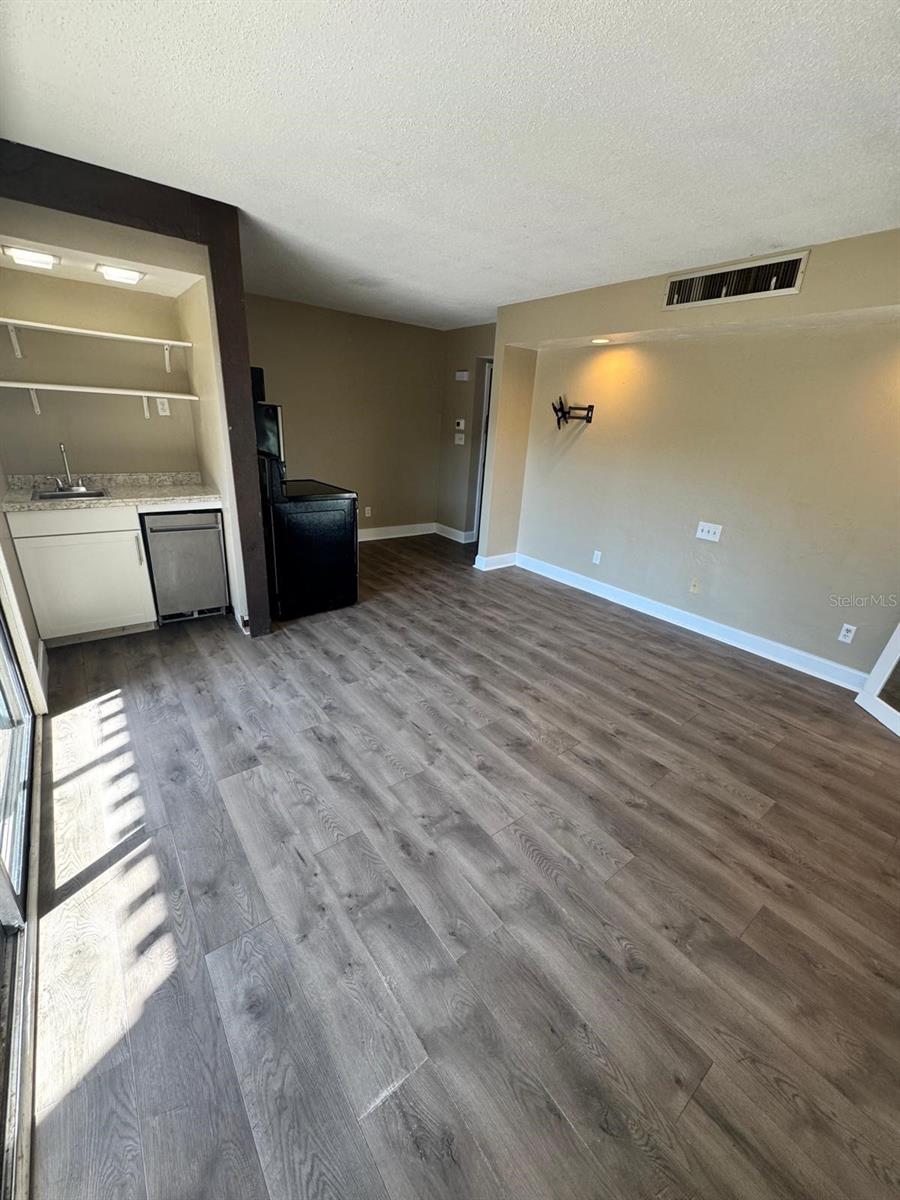 Image 10 of 23 For 2241 Burnway Road 2241