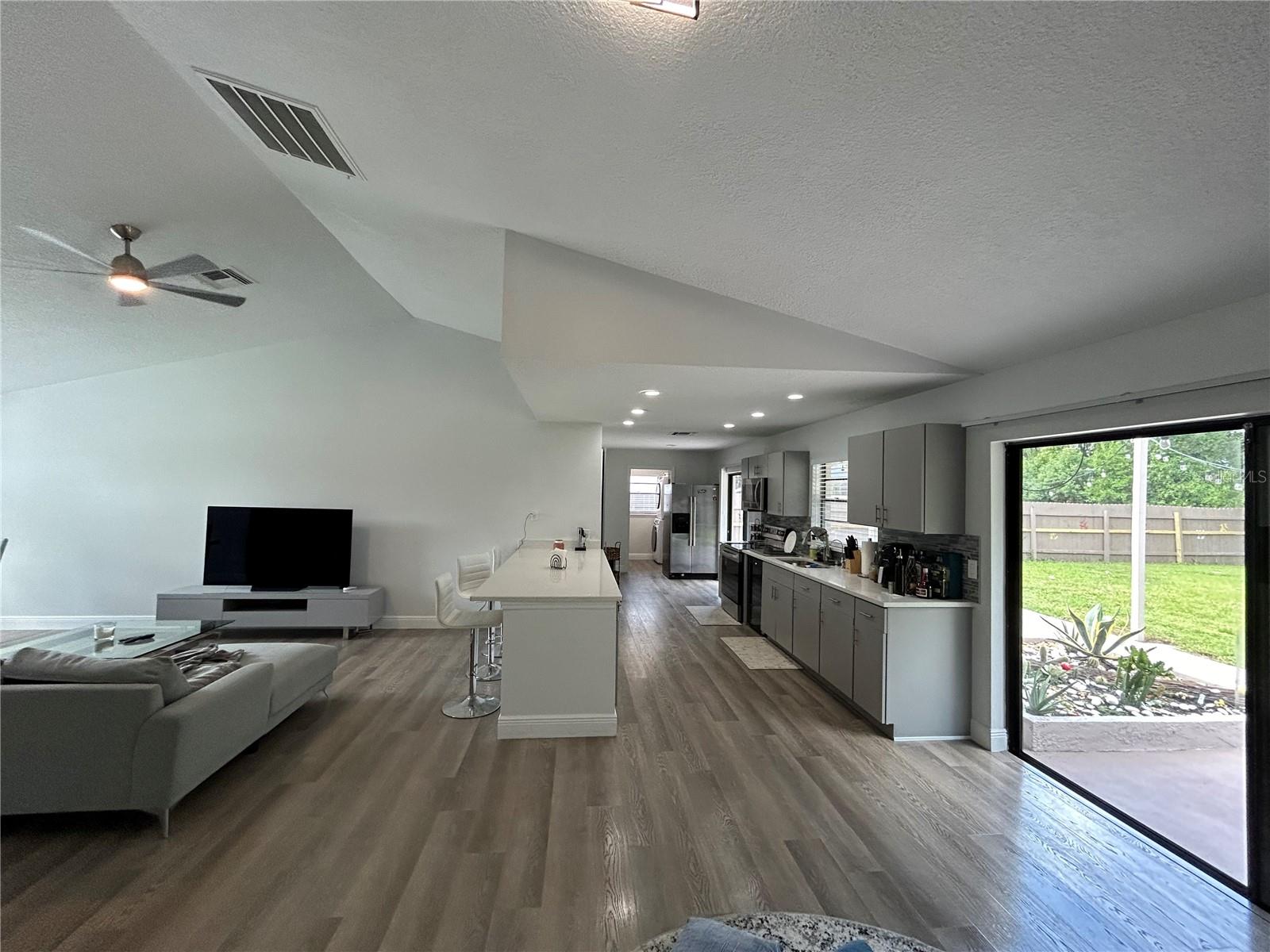 Image 7 of 28 For 3926 Greenview Pines Court