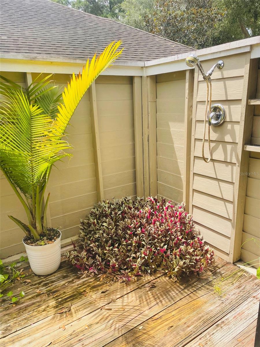 Image 12 of 14 For 609 Longview Place