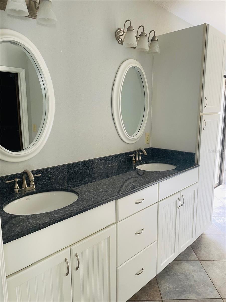 Image 6 of 14 For 609 Longview Place