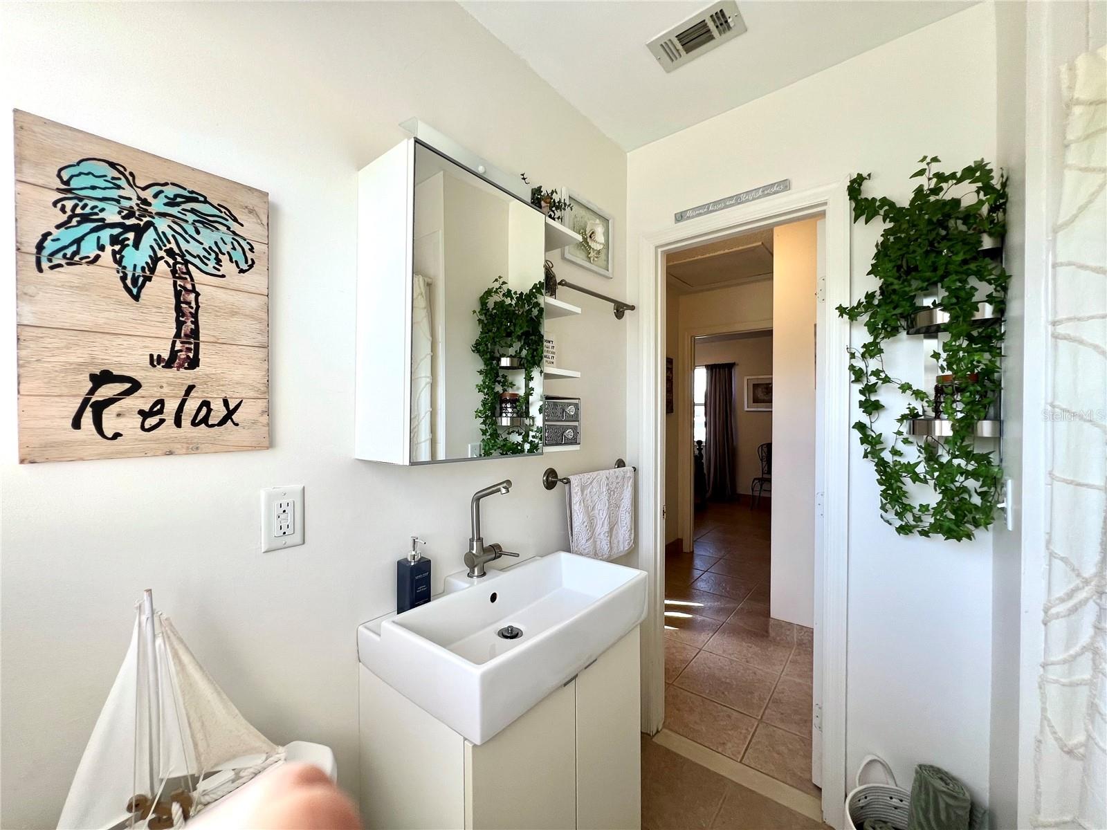 Image 13 of 25 For 710 Flamingo Drive B