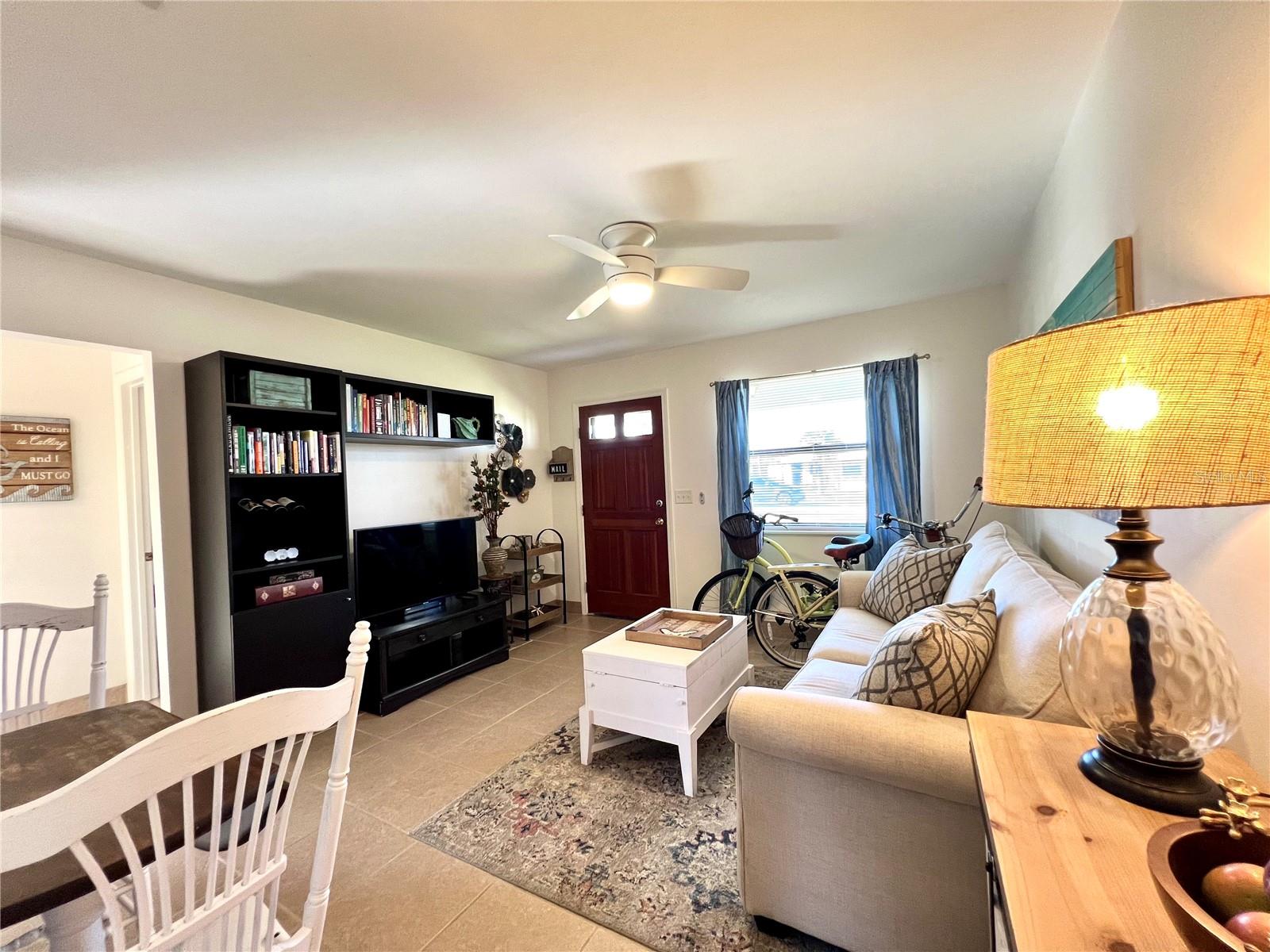 Image 5 of 25 For 710 Flamingo Drive B