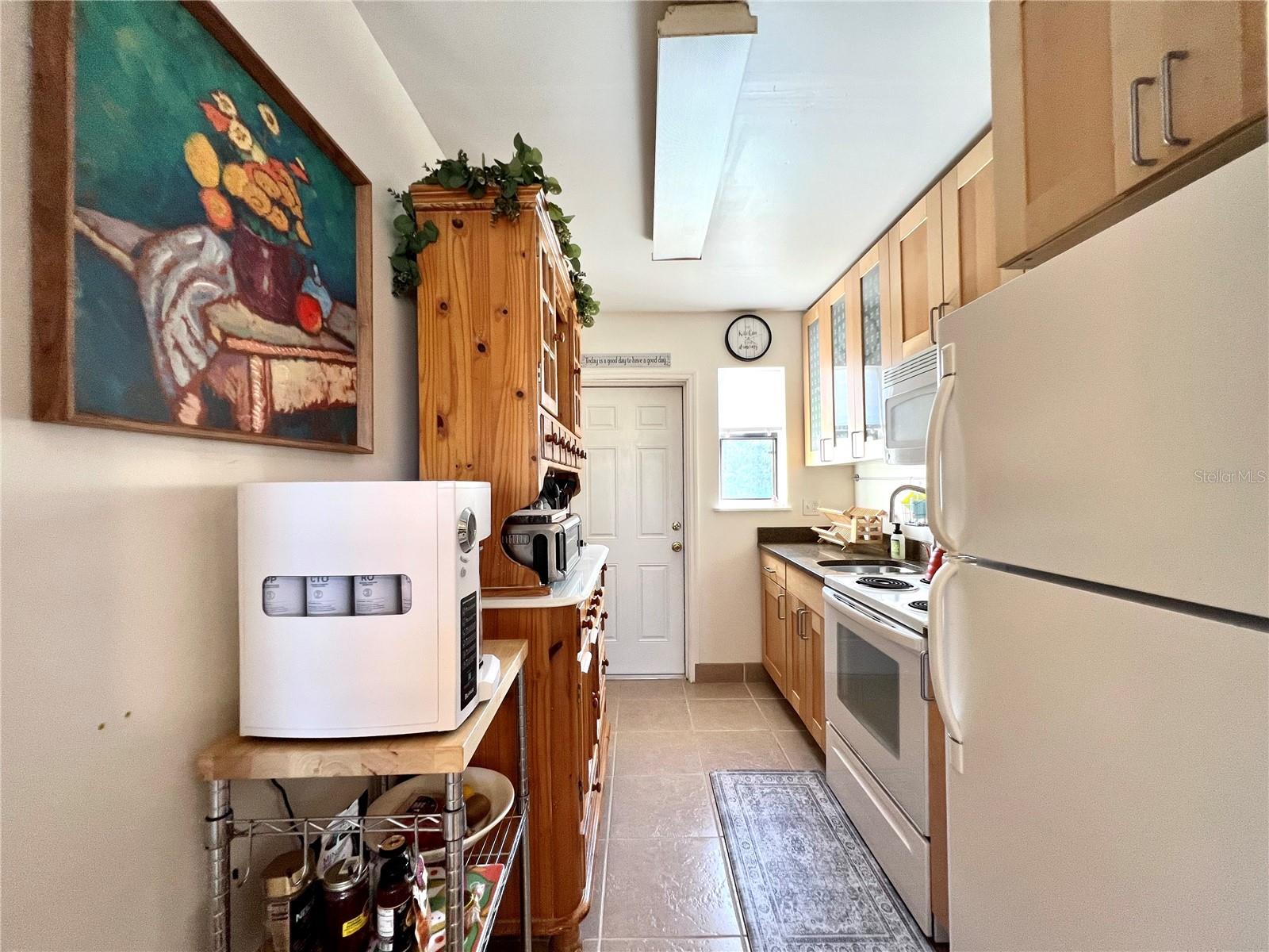 Image 6 of 25 For 710 Flamingo Drive B