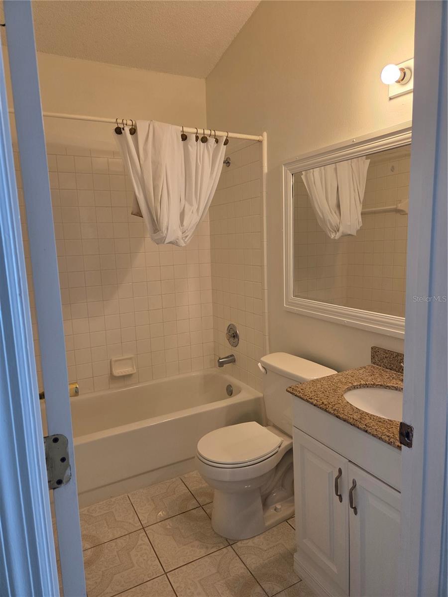 Image 6 of 20 For 1033 Hamlet Drive