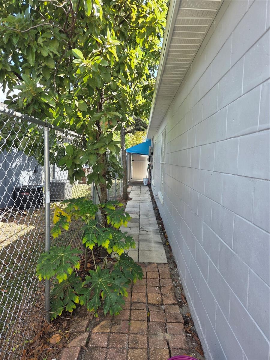 Image 7 of 20 For 1033 Hamlet Drive