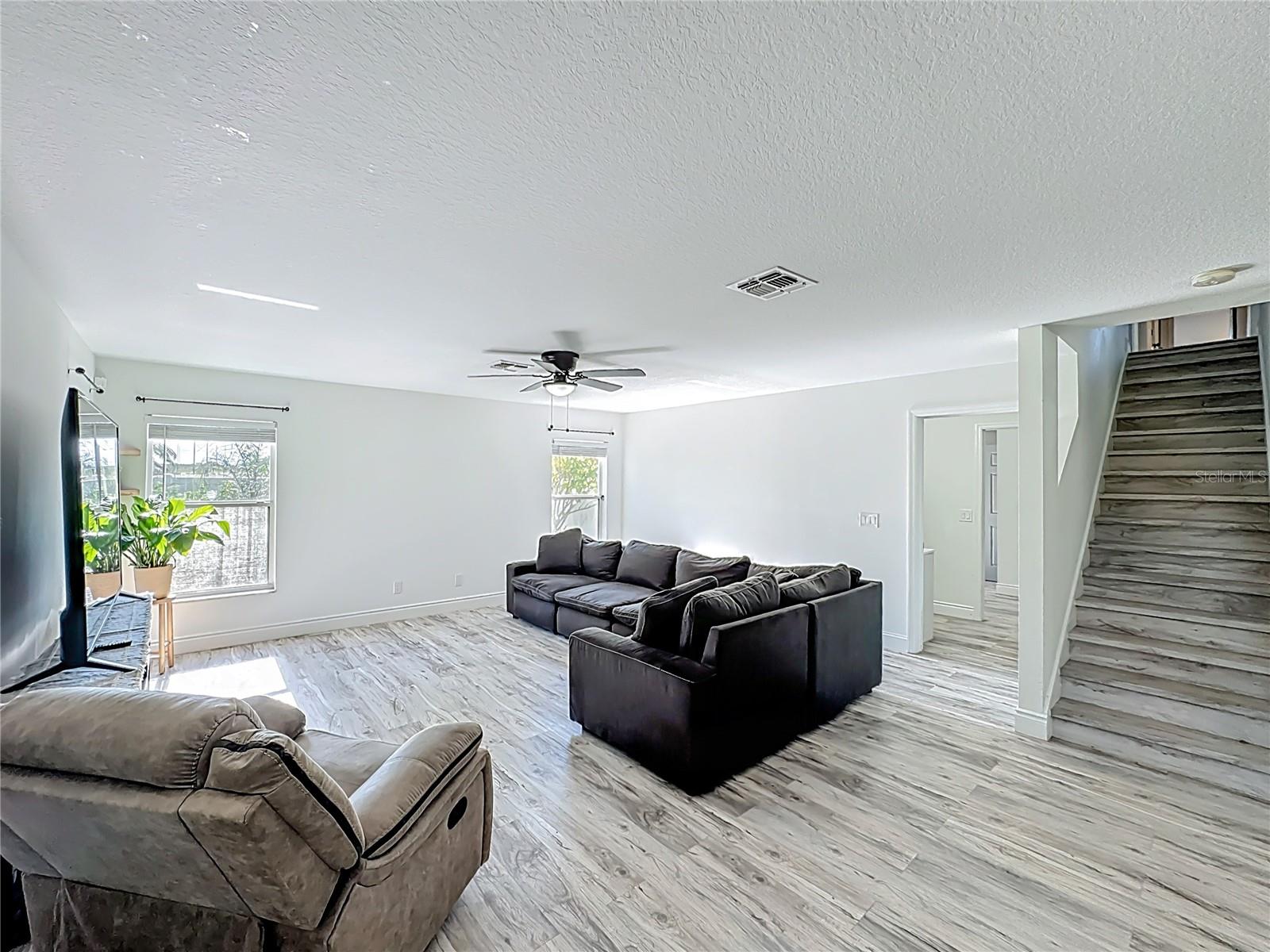 Image 22 of 71 For 13841 Chihuly Court