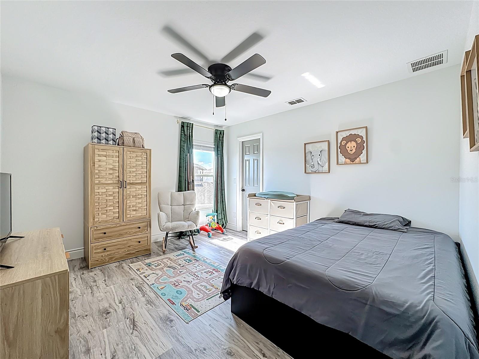 Image 33 of 71 For 13841 Chihuly Court