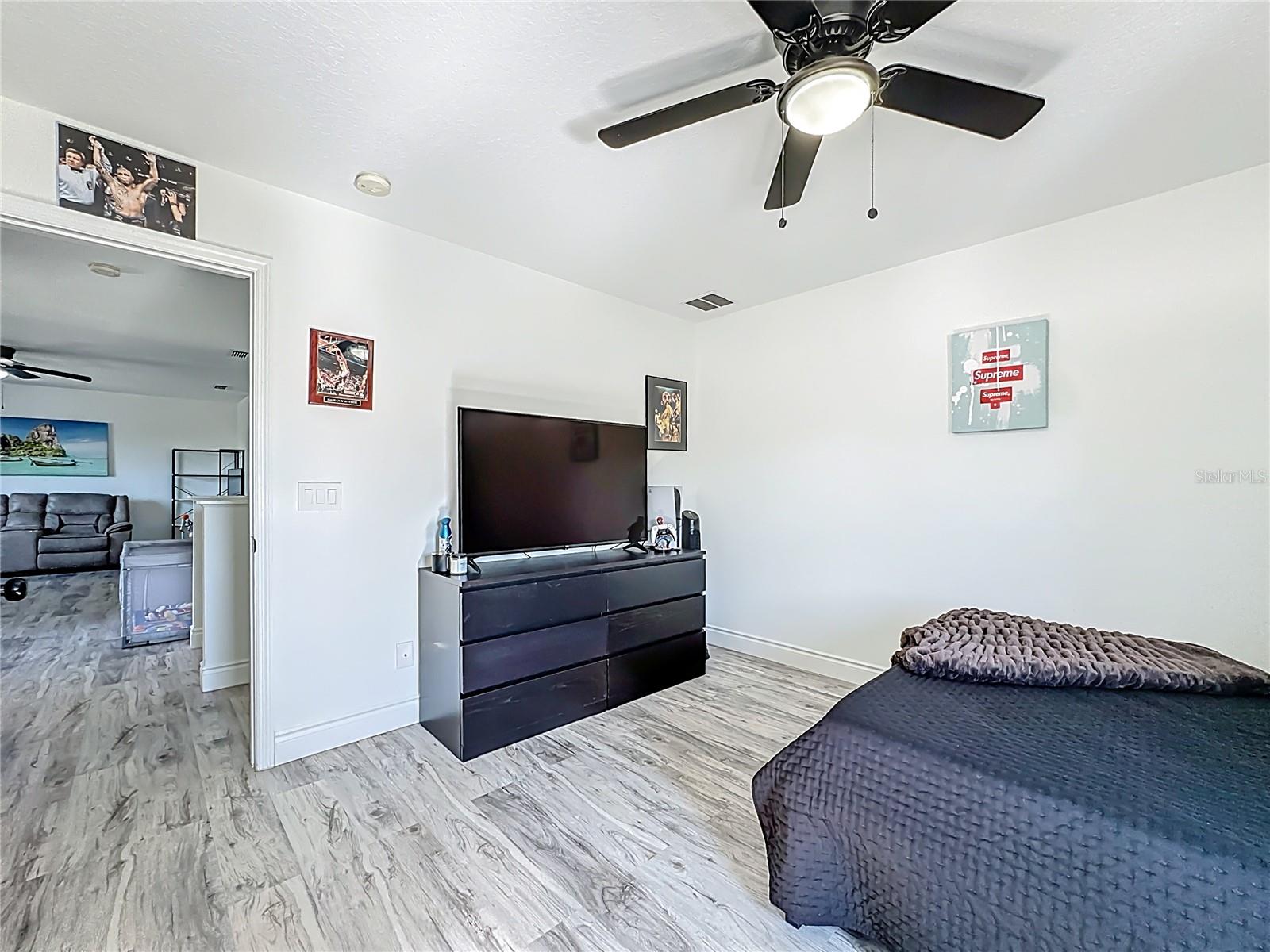 Image 38 of 71 For 13841 Chihuly Court