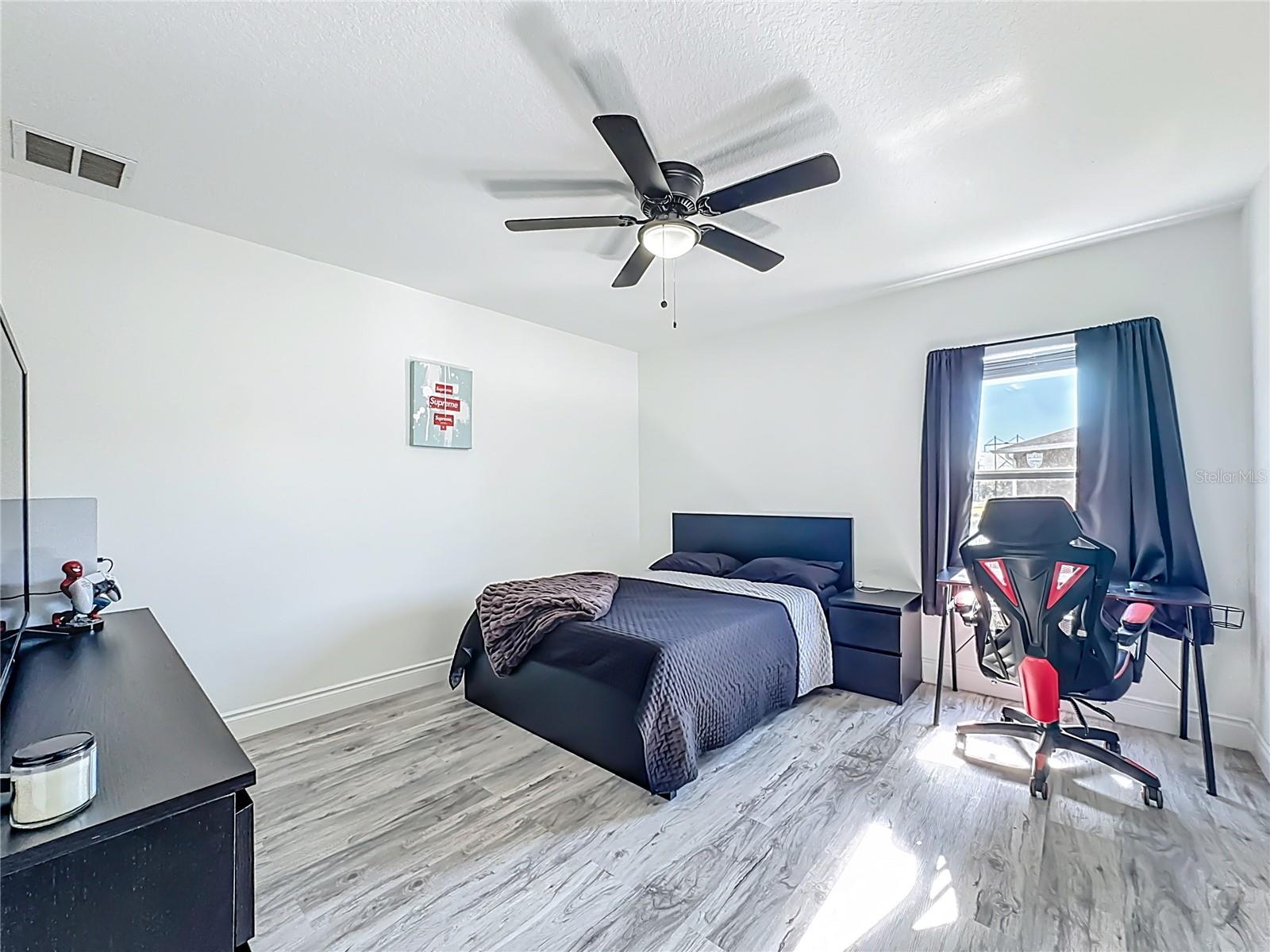 Image 39 of 71 For 13841 Chihuly Court