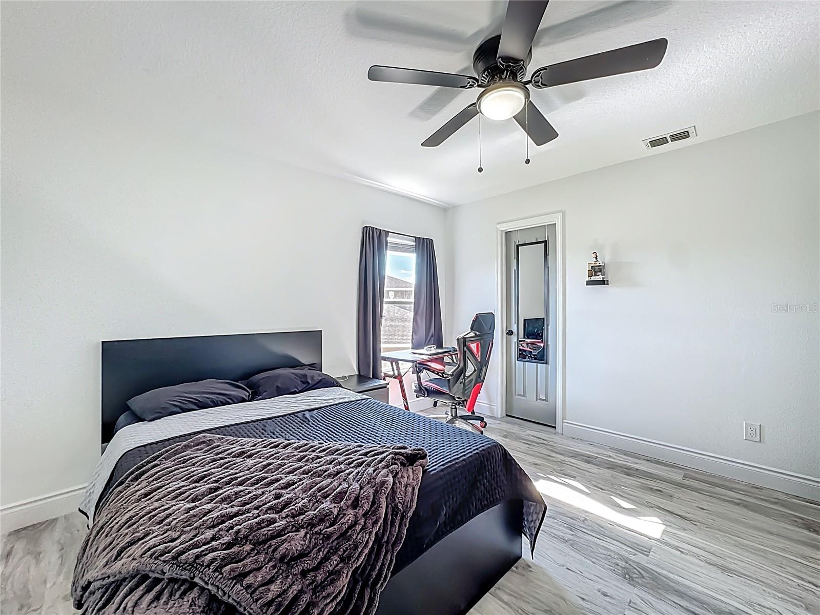 Image 40 of 71 For 13841 Chihuly Court