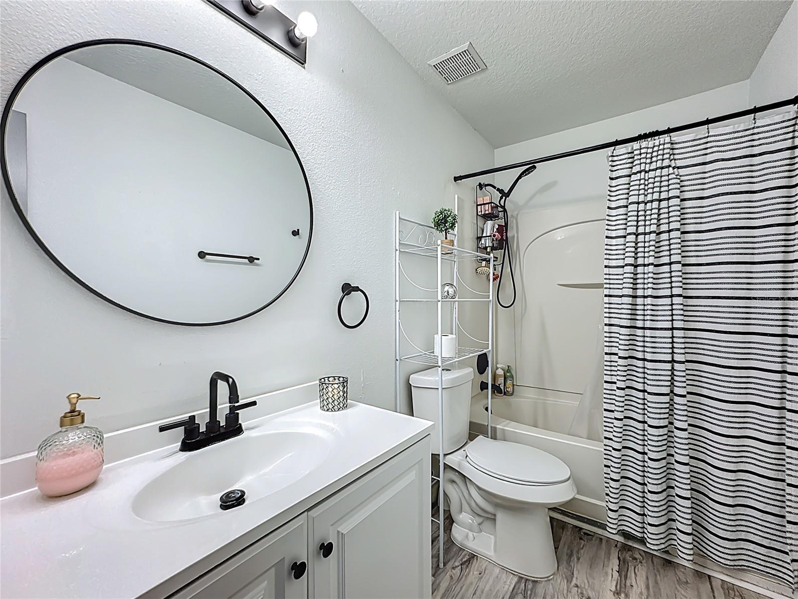 Image 41 of 71 For 13841 Chihuly Court