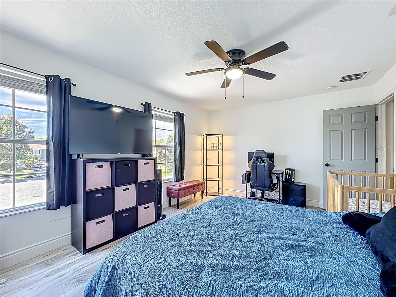 Image 44 of 71 For 13841 Chihuly Court