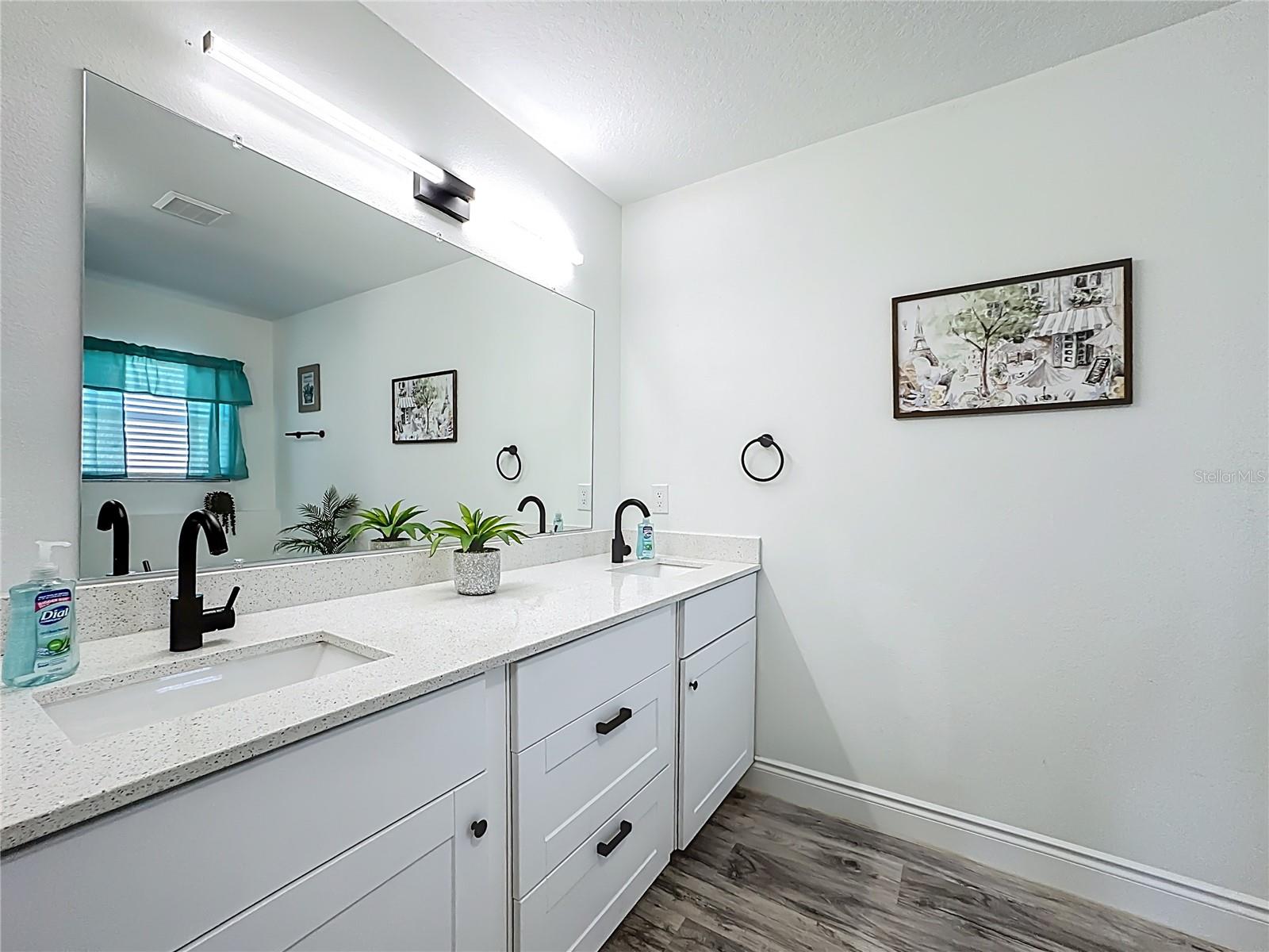 Image 54 of 71 For 13841 Chihuly Court