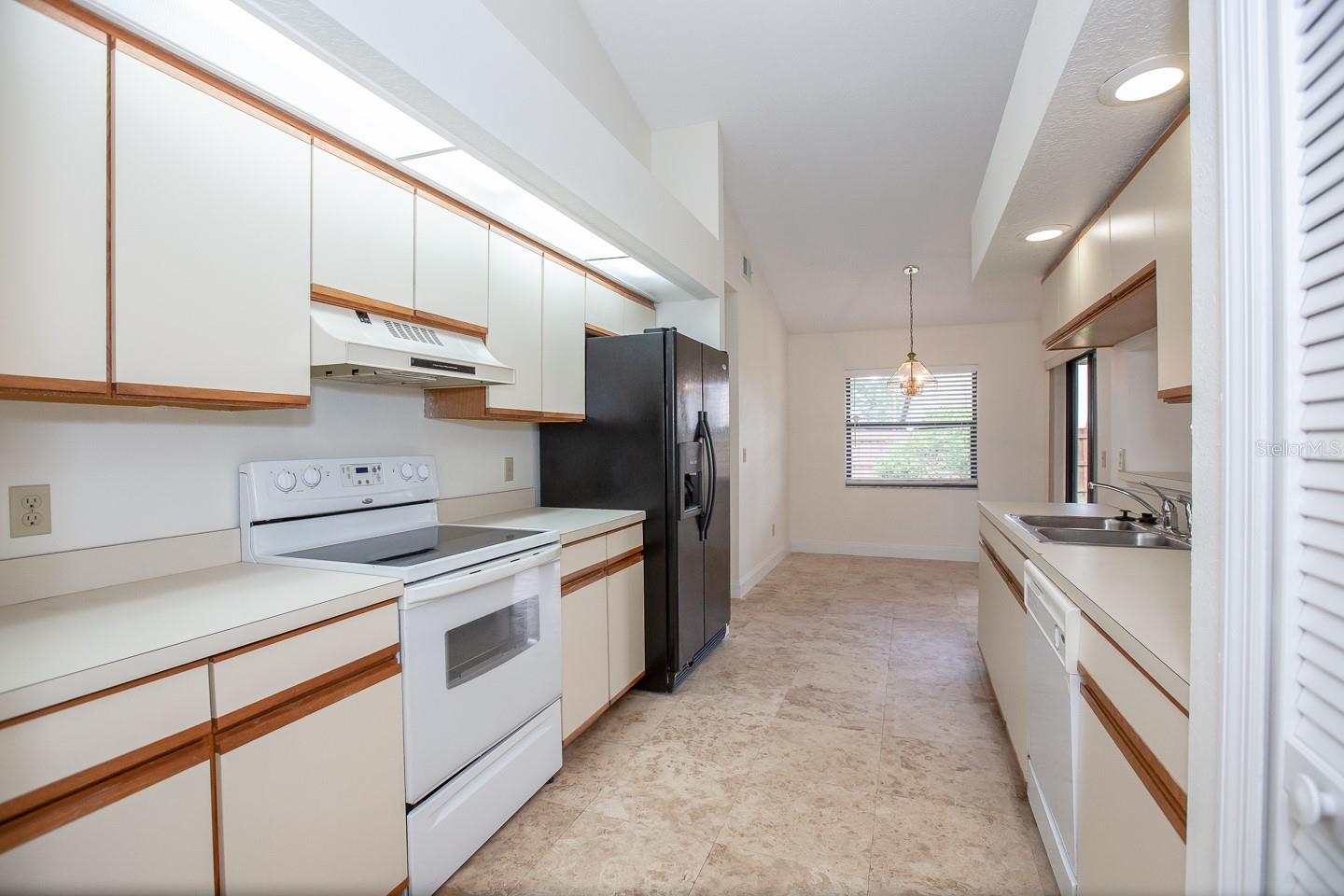 Image 6 of 19 For 4087 Waterview Loop