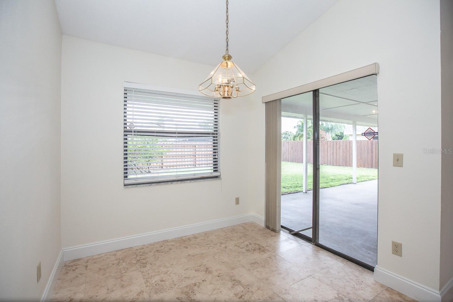 Image 7 of 19 For 4087 Waterview Loop