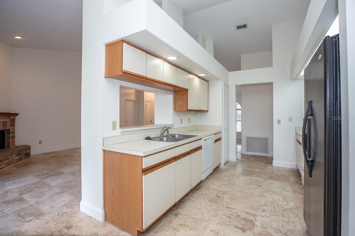 Image 8 of 19 For 4087 Waterview Loop