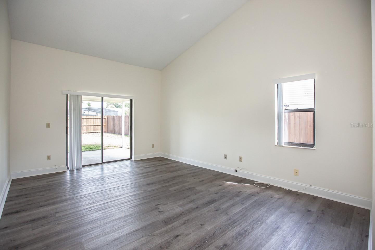 Image 9 of 19 For 4087 Waterview Loop