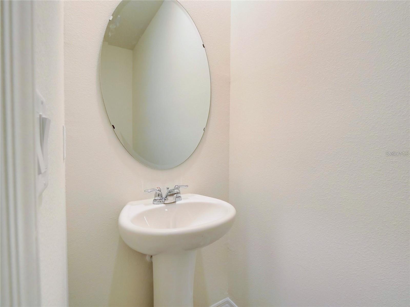 Image 4 of 13 For 1289 Yellow Finch Drive