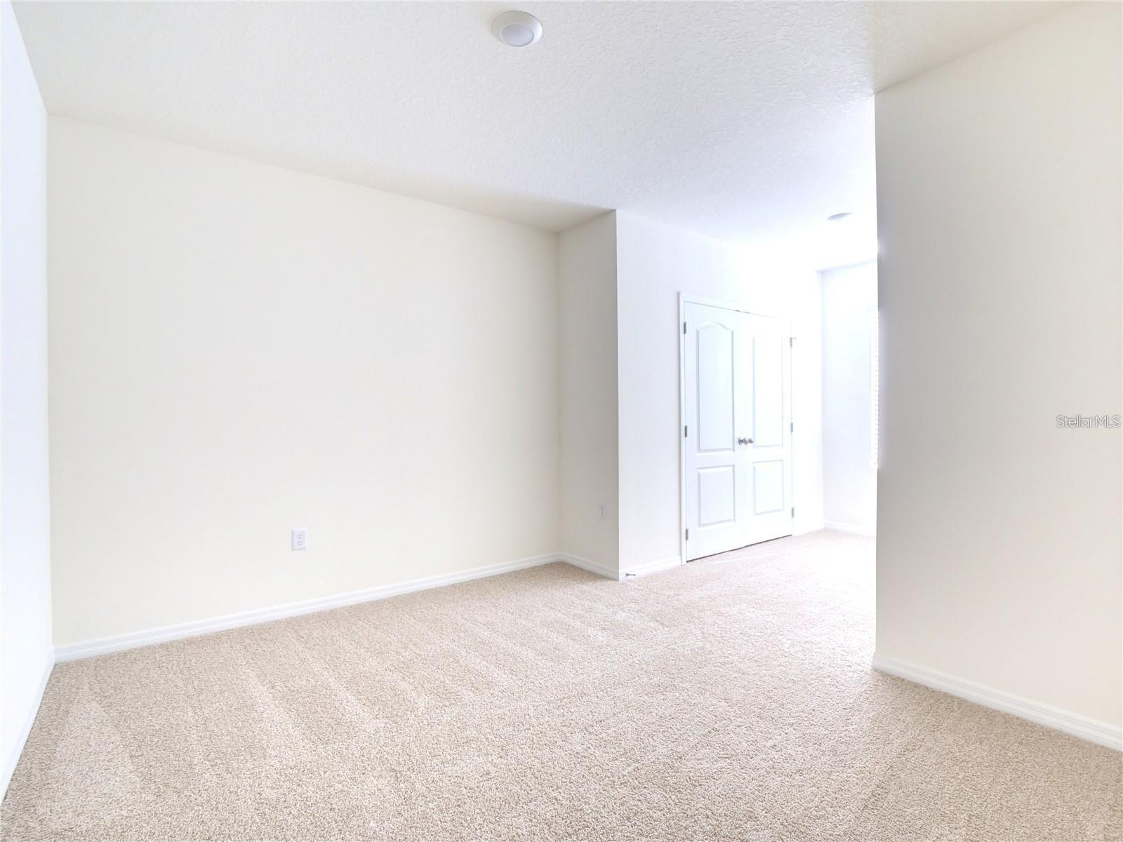 Image 8 of 13 For 1289 Yellow Finch Drive