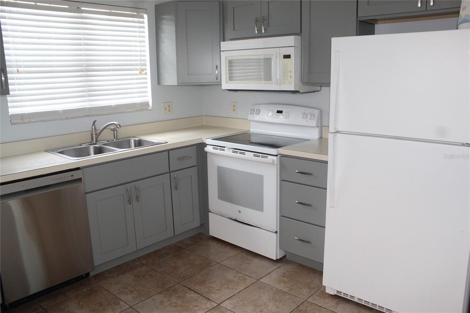 Image 4 of 15 For 9869 Aloma Bend Lane