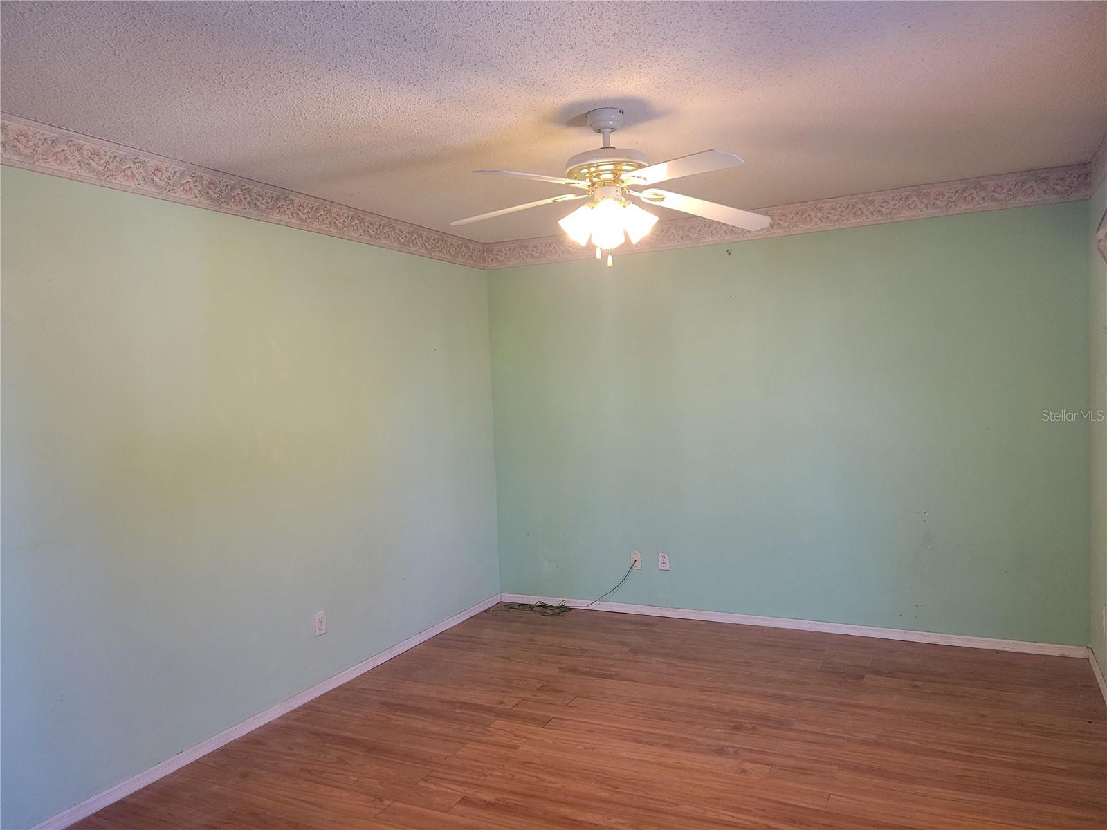 Image 4 of 9 For 7823 Sagebrush Place