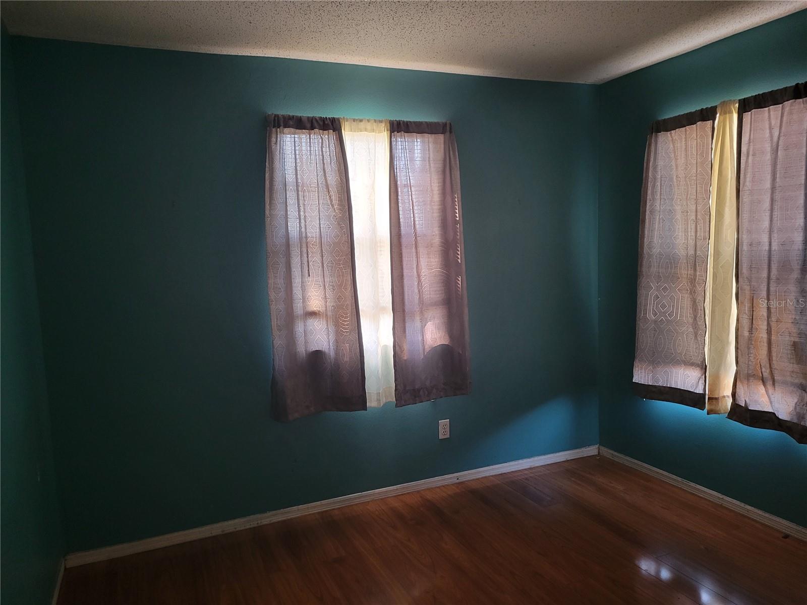 Image 8 of 9 For 7823 Sagebrush Place