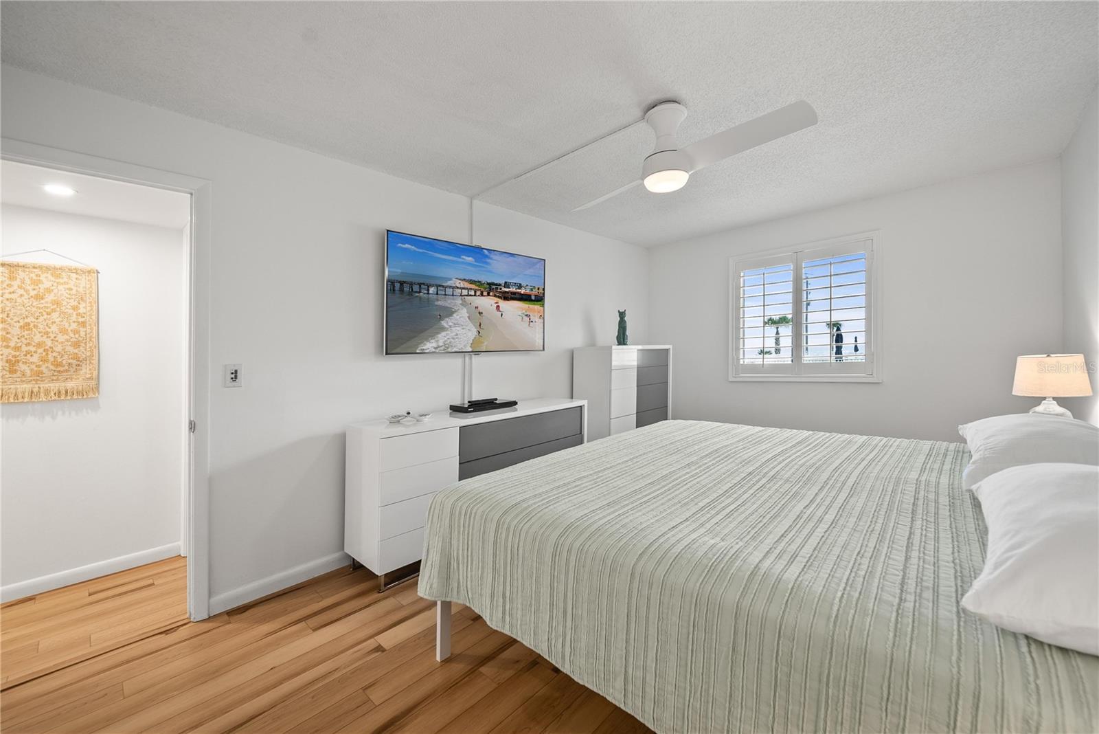 Image 16 of 55 For 3510 Ocean Shore Boulevard 109