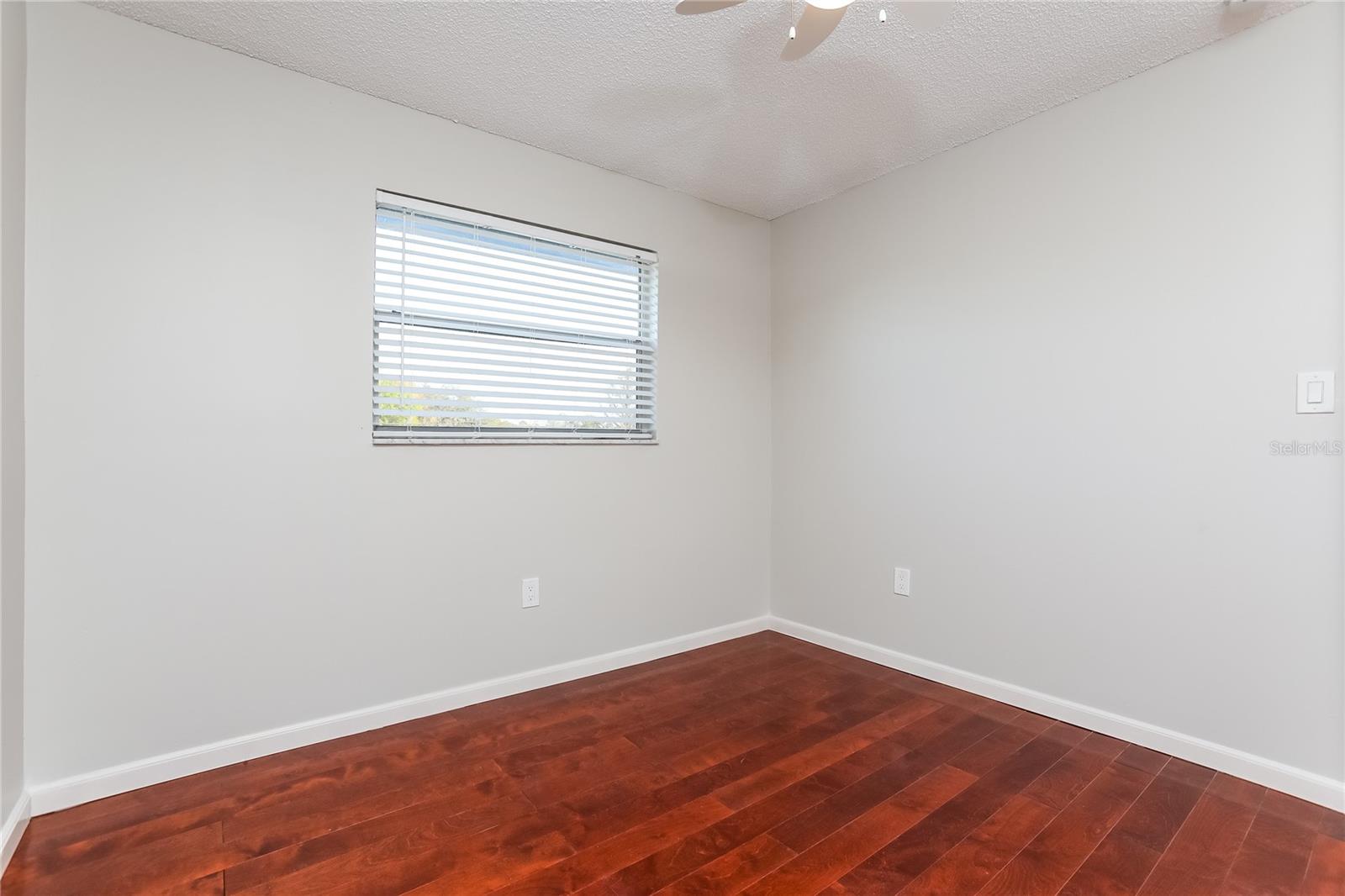 Image 11 of 17 For 392 Crystal Avenue