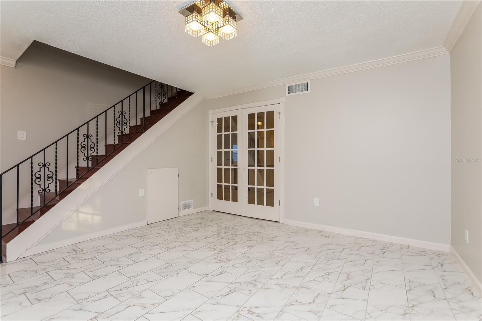 Image 3 of 17 For 392 Crystal Avenue