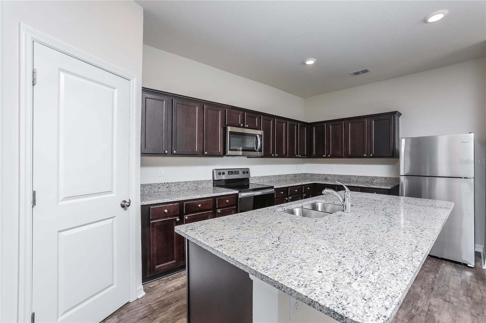 Image 4 of 16 For 3008 Neverland Drive