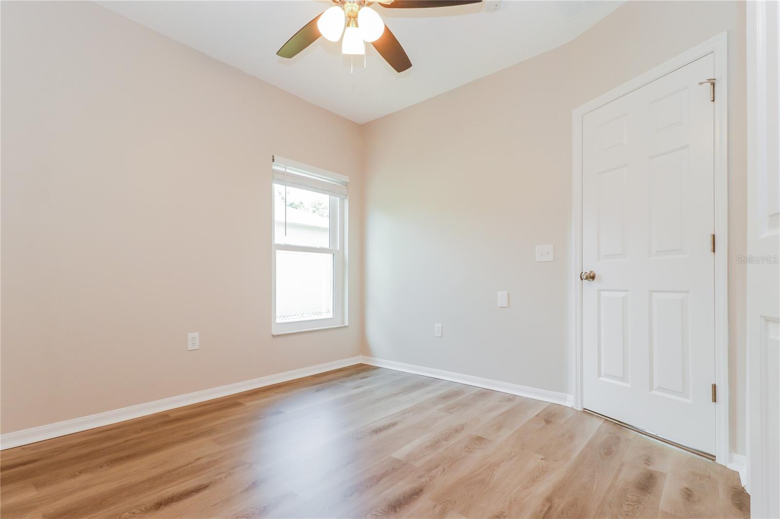 Image 12 of 16 For 611 Maricopa Drive