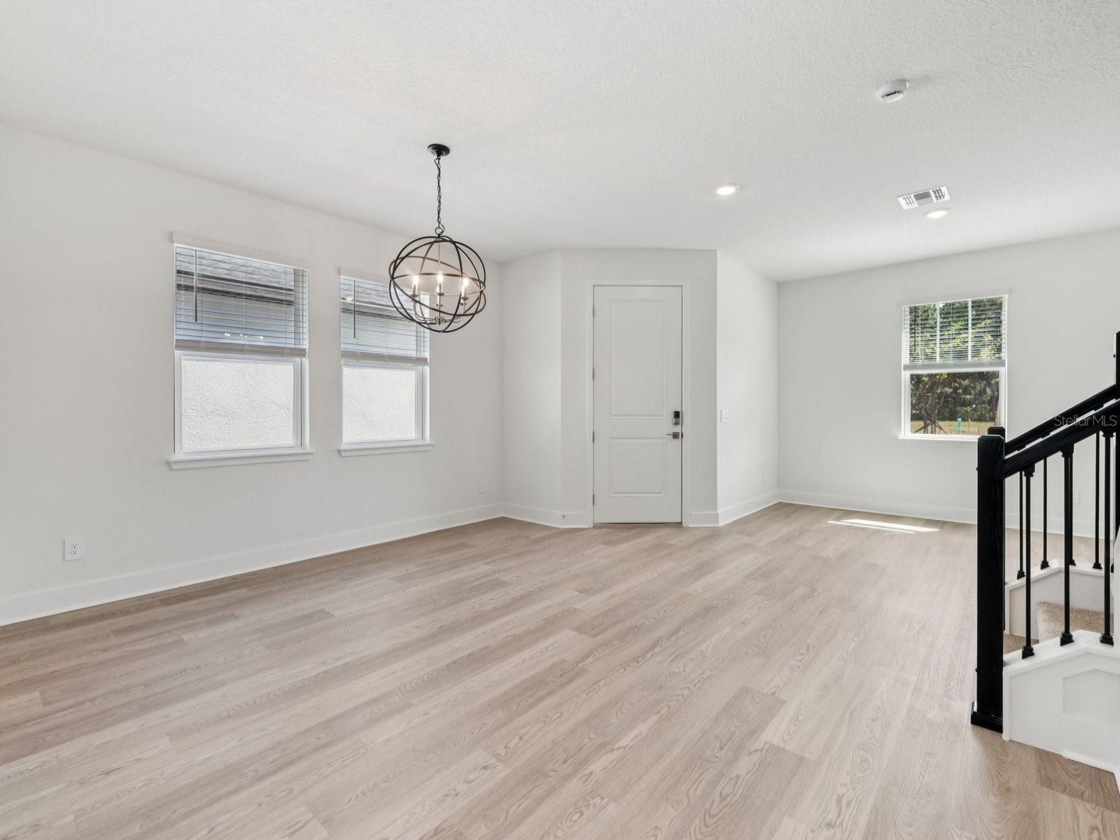 Image 2 of 12 For 1332 Oakhaven Avenue