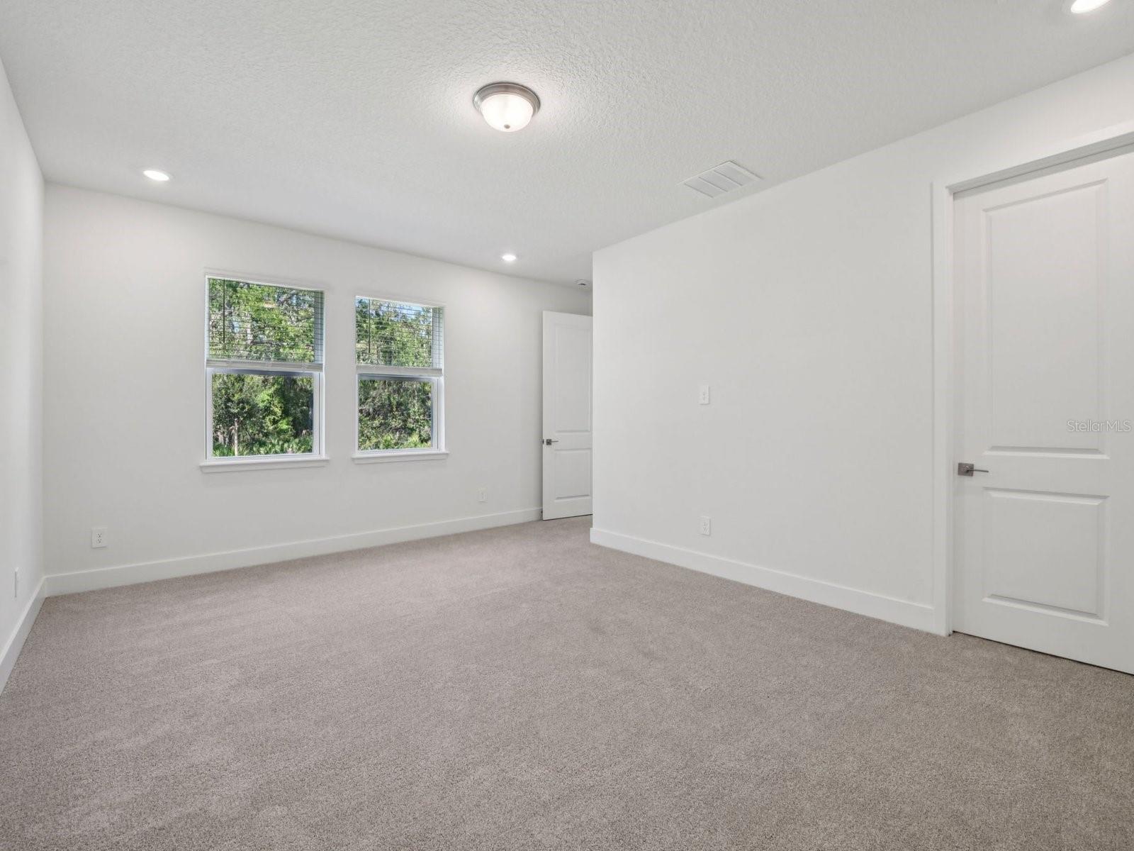 Image 8 of 12 For 1332 Oakhaven Avenue