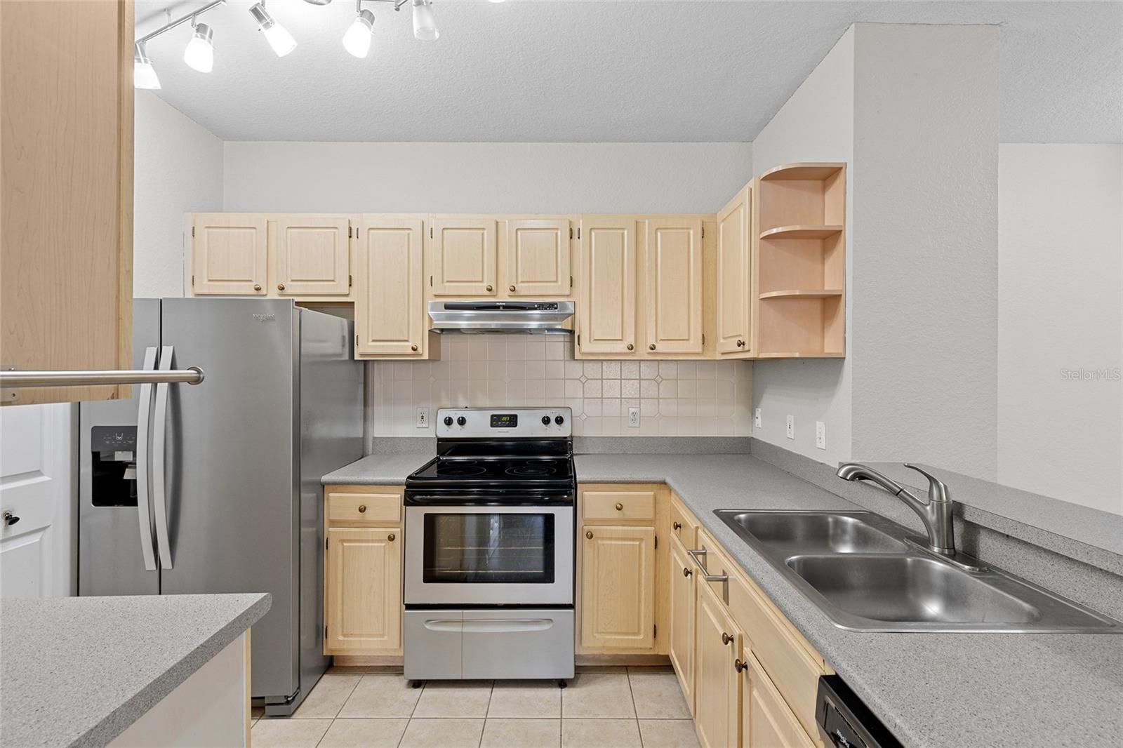 Image 13 of 36 For 1175 Lake Shadow Circle 4105