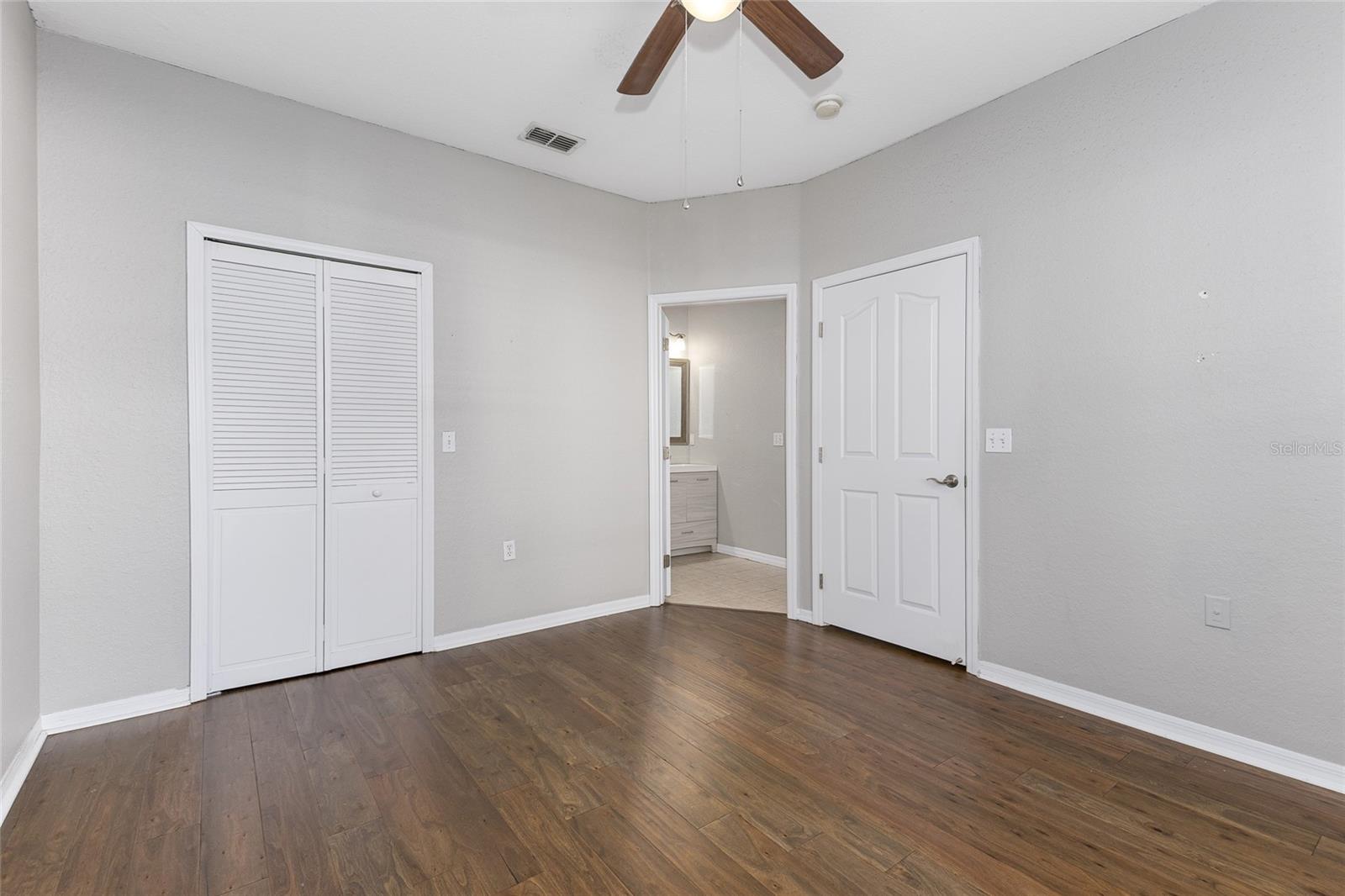 Image 17 of 36 For 1175 Lake Shadow Circle 4105