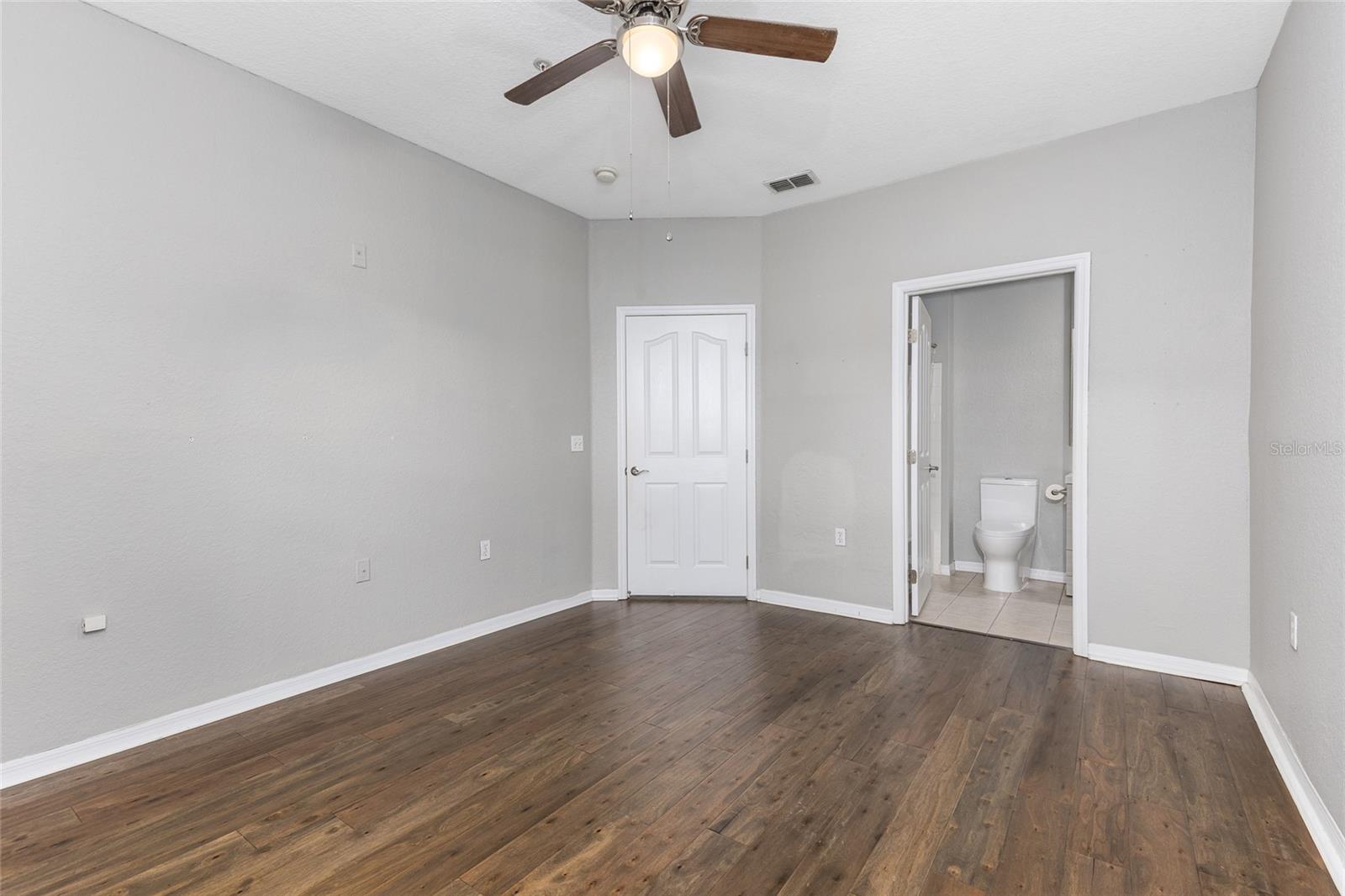 Image 23 of 36 For 1175 Lake Shadow Circle 4105