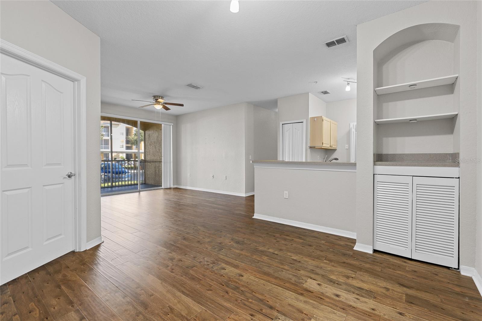 Image 6 of 36 For 1175 Lake Shadow Circle 4105